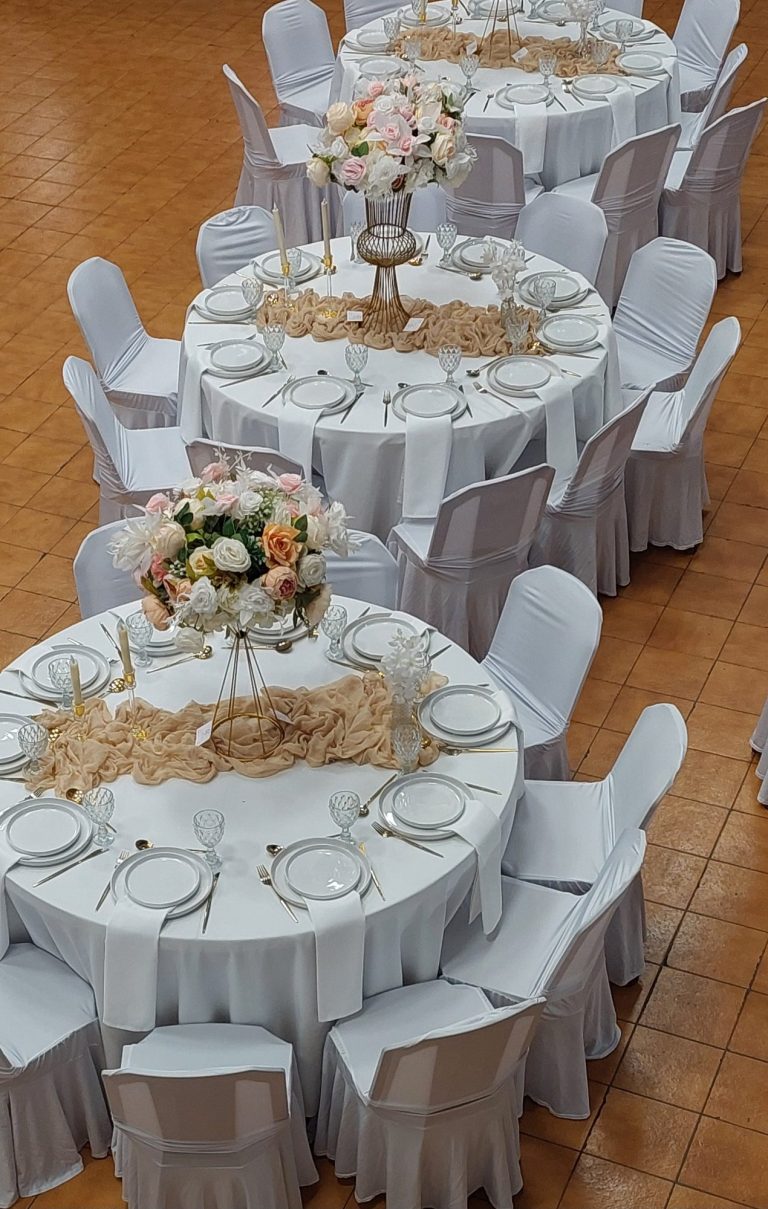 placement tables rondes location salle mariage